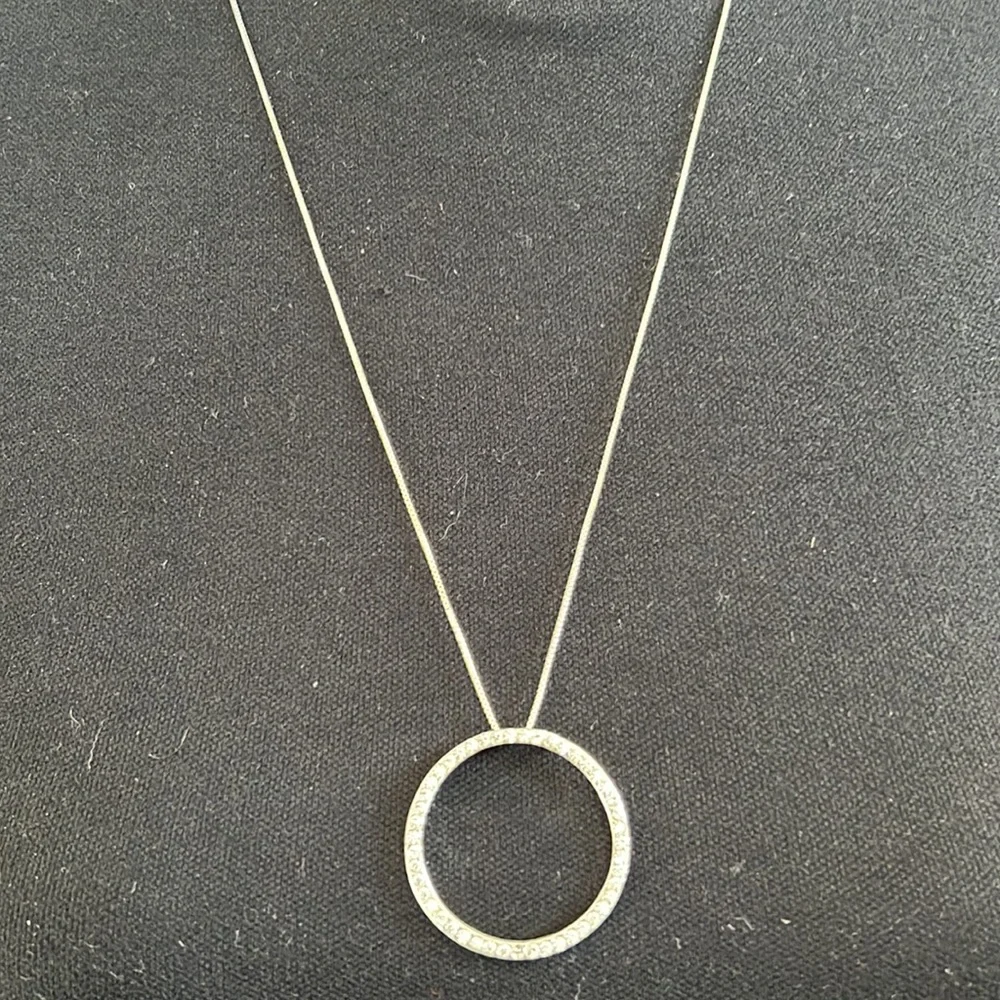 24’ silver necklace with circle of cubic zirconium - Picture 1 of 3